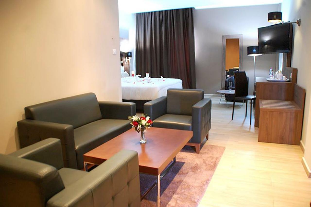 Le Zenith Hotel Oran Exterior photo